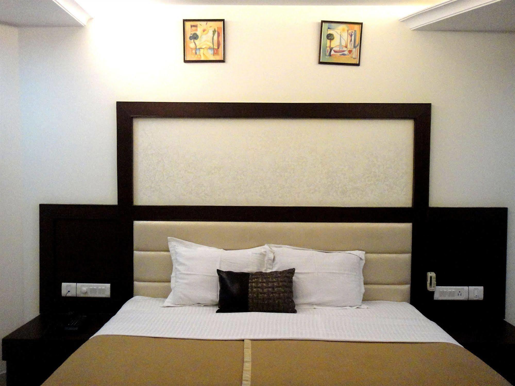 Hotel Orbit 34 Chandīgarh Exterior foto