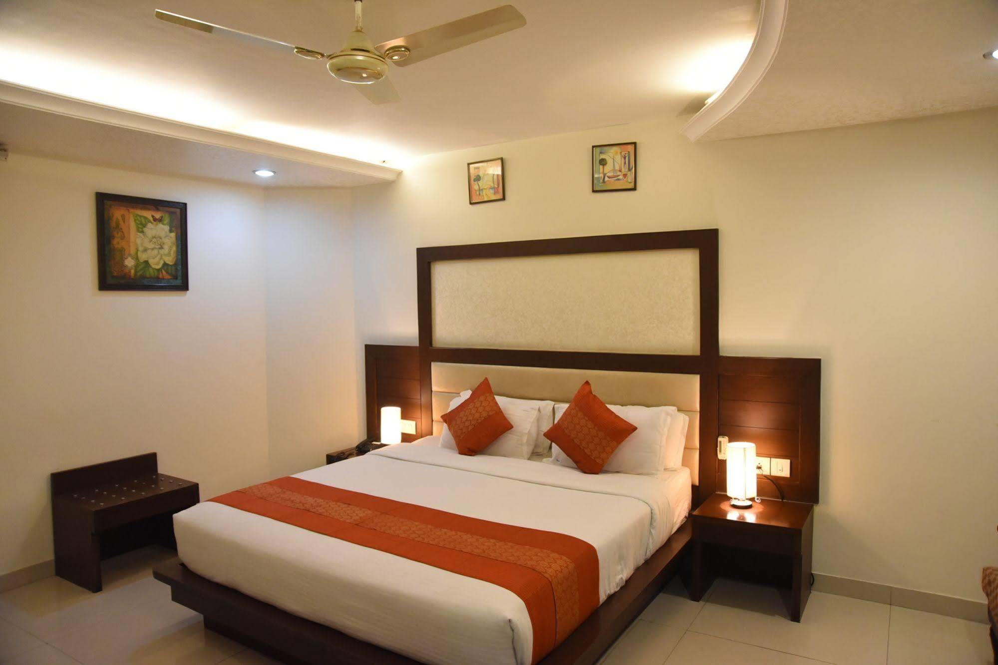 Hotel Orbit 34 Chandīgarh Exterior foto